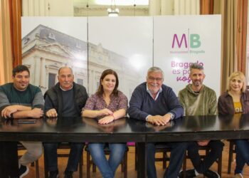 WARNES SE VISTE DE FIESTA Y ESPERA MUCHOS VIISTANTES