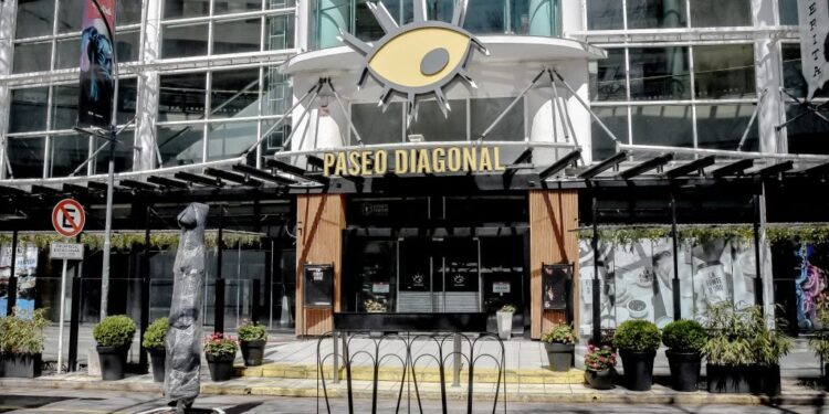 MIENTRAS AVANZA EN BRAGADO, TAMBIEN LA OBRA DEL LOCAL DE LE UTTHE MAR DEL PLATA