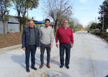 AVANZAN  LAS OBRAS DE PAVIMENTACIÓN EN CALLE URQUIZA EN Bº INDEPENDENCIA