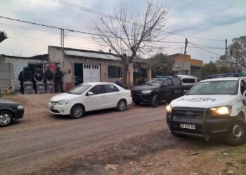 ALLANAMIENTO CON SECUESTRO DE MUNICIONES, MARIHUANA, BALANZAS Y UNA MOTO ROBADA
