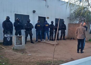 DOS MUJERES DETENIDAS POR COMERCIALIZACION DE DROGAS. HUBO 5 ALLANAMIENTOS