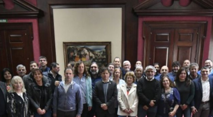 ESTATALES: SUMA FIJA, AUMENTO SALARIAL Y FONDO DE ASISTENCIA A MUNICIPIOS