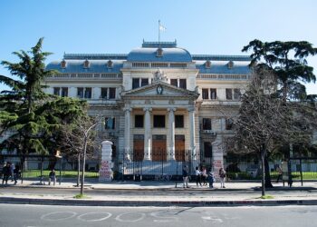 PROPONEN QUE HAYA MENOS LEGISLADORES Y VOTAR CADA CUATRO AÑOS