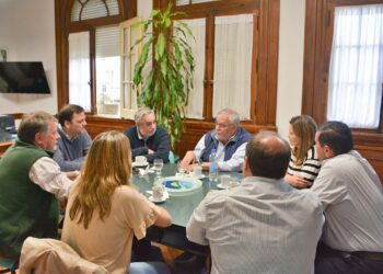 LOS INTENDENTES VUELVEN A RECLAMAR  POR LA AUTOVÍA R5