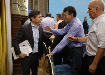 CON LA PREMISA DE CERRAR EL AÑO CON OXÍGENO, KICILLOF SE REUNIÓ CON INTENDENTES PERONISTAS