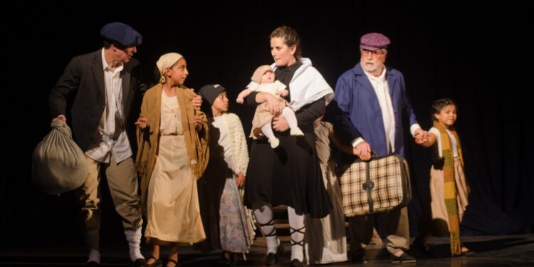 A SALA LLENA, SE PRESENTO “ARGENTINA, DESTINO DE INMIGRANTES”