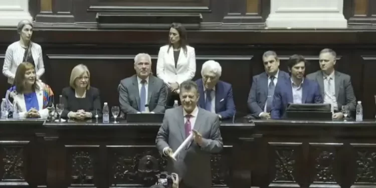 EL JEFE COMUNAL ELECTO, SERGIO BARENGHI RECIBIÓ SU DIPLOMA PARA EJERCER EL CARGO 1 EL JEFE COMUNAL ELECTO, SERGIO BARENGHI RECIBIÓ SU DIPLOMA PARA EJERCER EL CARGO