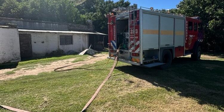 INCENDIO DESTRUYO PARTE DEL PUESTO DE VIGILANCIA DE IRALA