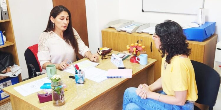 MARITA GELITTI REUNIDA CON AUTORIDADES MUNICIPALES POR EL TEMA DE LA ENCEFALOMIELITIS EQUINA