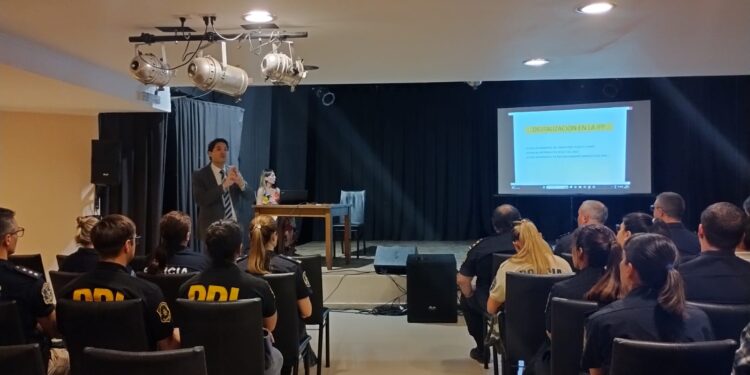 CAPACITACION A PERSONAL POLICIAL PARA SUMARIOS DIGITALES 1 CAPACITACION A PERSONAL POLICIAL PARA SUMARIOS DIGITALES