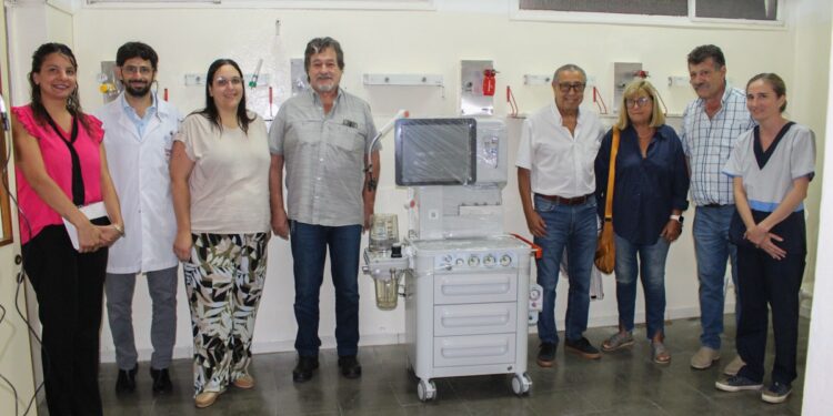 NUEVA MESA DE ANESTESIA EN EL HOSPITAL. DONO LA COOPERADORA