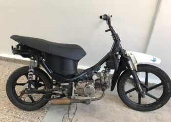 SECUESTRO DE MOTO QUE HABIA SIDO ROBADA. LA CONDUCÍA UN MENOR