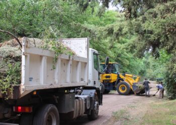 EL MUNICIPIO SIGUE ADELANTE CON LOS TRABAJOS DE LIMPIEZA EN LOS BARRIOS