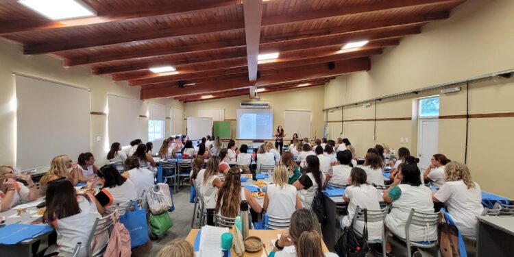 ACERBRAG Y FUNDACIÓN LEER CAPACITARON A DOCENTES Y DIRECTIVOS