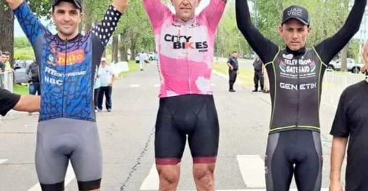 ORGANIZADA POR EL CLUB CICLISTA SE ESTA CORRIENDO LA REVANCHA DE LA DOBLE