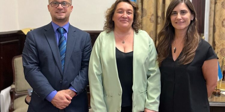 GESTIONES DE LA SENADORA EUGENIA GIL. ARTICULANDO OPORTUNIDADES ACADÉMICAS