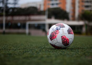 PARA LOS AMANTES DEL FUTBOL. FINALMENTE SALE A RODAR LA PELOTA