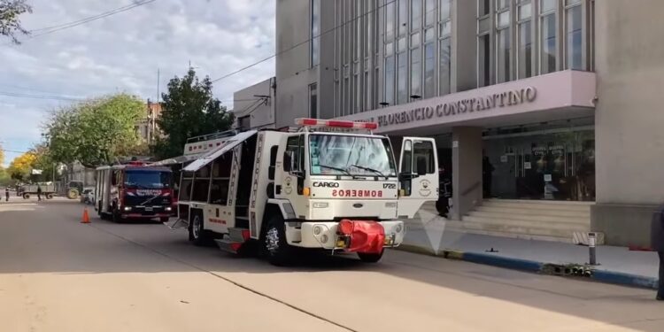 ALERTA A BOMBEROS POR HUMO EN EL TEATRO CONSTANTINO: SITUACION CONTROLADA