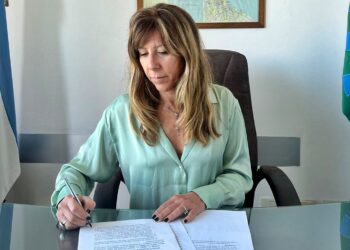 ADICCION AL JUEGO ENTRE LOS ADOLESCENTES: BUSCAN HABILITAR LÍNEA TELEFÓNICA GRATUITA