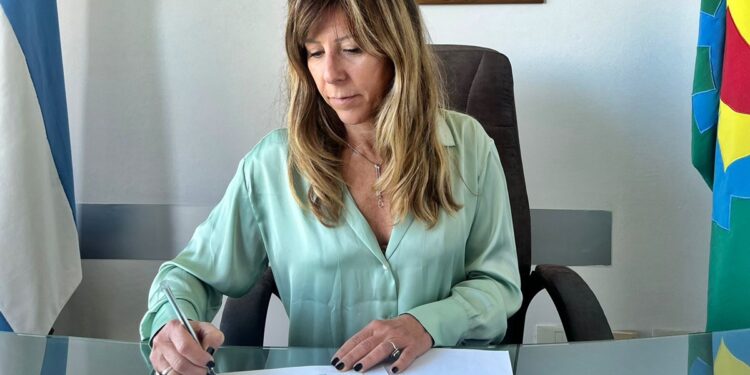 ADICCION AL JUEGO ENTRE LOS ADOLESCENTES: BUSCAN HABILITAR LÍNEA TELEFÓNICA GRATUITA