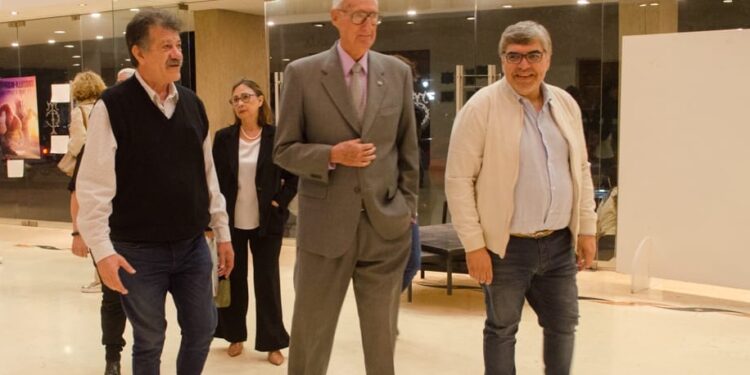 MALVINAS. EL GENERAL BALZA BRINDO UNA CHARLA 1 MALVINAS. EL GENERAL BALZA BRINDO UNA CHARLA