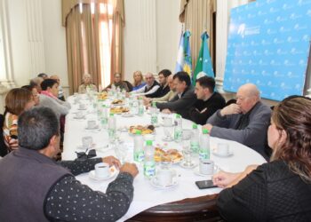 EL INTENDENTE RECONOCIÓ A JUBILADOS DEL MUNICIPIO