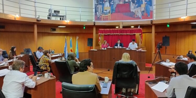 LOS ACUERDOS POLITICOS SE OPUSIERON A LA NECESIDAD DE LOS ESTUDIANTES DEL INTERIOR DEL PARTIDO