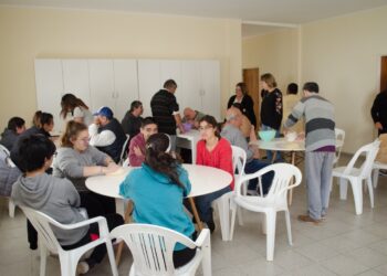 CON EL  CLIMA DE ALEGRÍA QUE LOS CARACTERIZA, COMENZARON LAS ACTIVIDADES DEL CENTRO DE DÍA MUNICIPAL