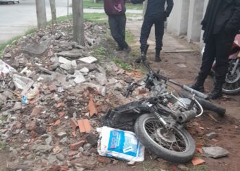 AGREDIO CON PIEDRAS A LOS AGENTES DE TRANSITO LUEGO DEL SECUESTRO DE UNA MOTO