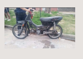 JOVEN DE 17 AÑOS RESULTO DEMORADO POR RESISTIRSE AL SECUESTRO DE SU MOTO SIN DOCUMENTACION