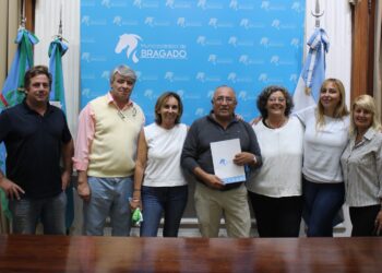 EL MUNICIPIO RECIBIÓ A LA NUEVA COMISIÓN DEL BARRIO LAS VIOLETAS