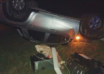 VUELCO DE UNA CAMIONETA EN RUTA 5, SIN HERIDOS