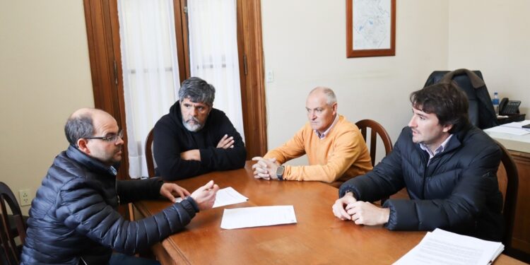 ELVIO DURETTI FIRMÓ CONVENIO PARA OBRAS DE LIMPIEZA DE PLUVIALES