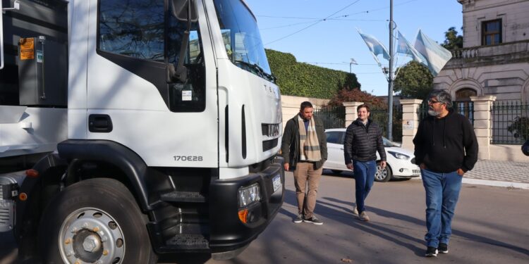 EL MUNICIPIO COMPRO NUEVO CAMIÓN COMPACTADOR