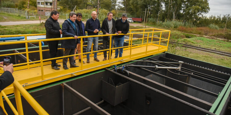 ELVIO DURETTI ACOMPAÑO AL MINISTRO KATOPODIS EN SU VISITA A MECHITA