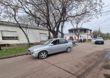 CHOQUE EN URQUIZA Y LEONETTI. UNA MUJER RESULTÓ CON FRACTURA EN UN TOBILLO