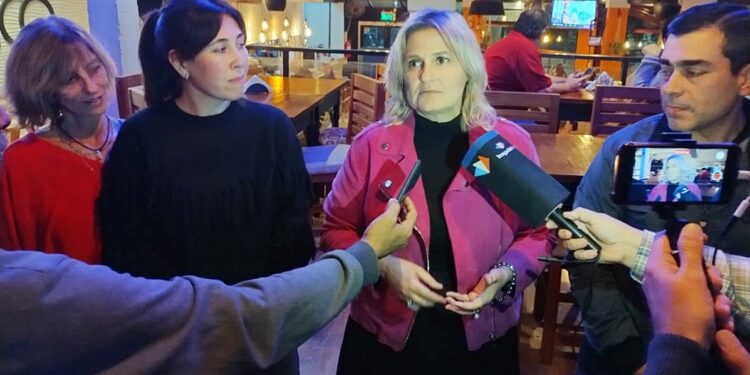 LA REFERENTE DE COALICIÓN CÍVICA, CARLA BRUNO, SOSTUVO QUE EL GOBIERNO LOCAL NO MUESTRA RUMBO 1 LA REFERENTE DE COALICIÓN CÍVICA, CARLA BRUNO, SOSTUVO QUE EL GOBIERNO LOCAL NO MUESTRA RUMBO