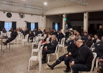 CAPACITACIÓN DE BOMBEROS VOLUNTARIOS EN BRAGADO