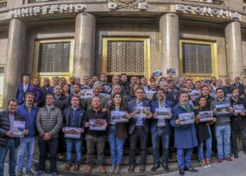 CON APOYO DE LA CUARTA, INTENDENTES RECLAMARON POR OBRAS A NACIÓN