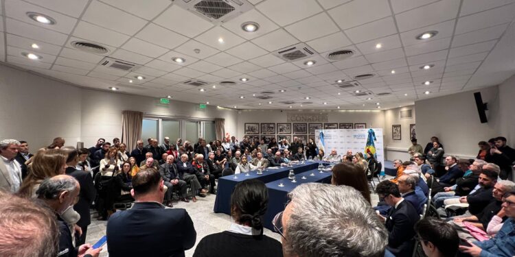 SENADORES DEL ARCO OPOSITOR BUSCAN FRENAR EL PROYECTO DE LEY QUE FUNDIRÁ A LAS PYMES. PARTICIPO EUGENIA GIL