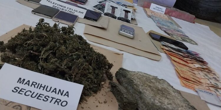 DOS MUJERES DETENIDAS POR COMERCIO DE DROGA