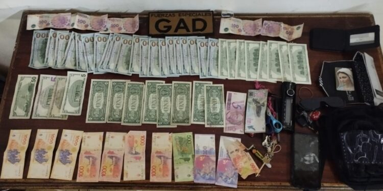 ASALTO A MANO ARMADA EN MECHITA: TRAS PERSECUCIÓN POLICIAL, FUERON DETENIDOS EN BRAGADO.