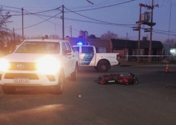 DOS MUJERES HERIDAS AL CHOCAR SU MOTO CON UNA CAMIONETA