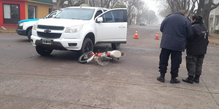 CHOQUE EN ROCA Y GENERAL PAZ. UN HOMBRE HERIDO