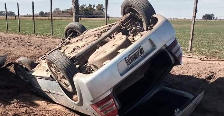 BOMBEROS DE COMODORO PY INTERVIENEN EN UN VUELCO