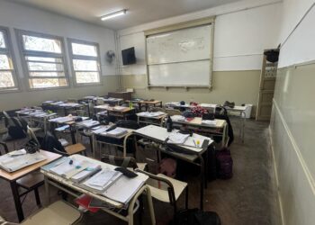 MEJORAS EN EL EDIFICIO DE LA ESCUELA NORMAL. EXHIBIERON COMO QUEDARON LAS 7 AULAS RECIENTEMENTE PINTADAS.