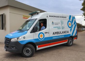 SILVINA FERRERO, LA PRIMERA MUJER A CARGO DE UNA AMBULANCIA EN EL MUNICIPIO DE BRAGADO