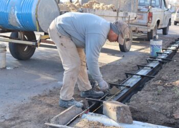 OBRAS PÚBLICAS: AVANZAN LOS TRABAJOS DE REPARACIÓN DE CALLES Y BOULEVARES
