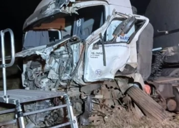 UN CAMION  DE UNA EMPRESA BRAGADENSE INVOLCUCRADO EN UN ACCIDENTE EN CORDOBA