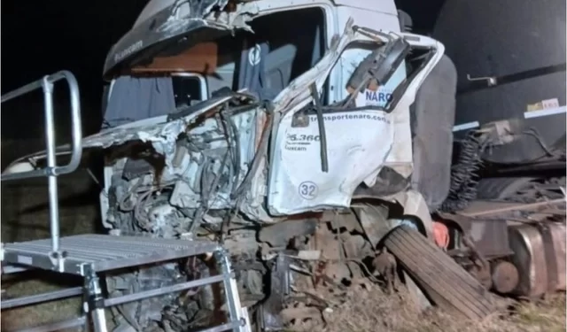 UN CAMION  DE UNA EMPRESA BRAGADENSE INVOLCUCRADO EN UN ACCIDENTE EN CORDOBA